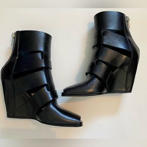 RICK OWENS Lazarus leather cutout bootie in black- size 39